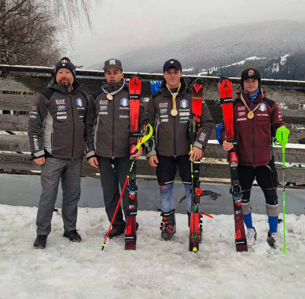 Andrea Bertoldini terzo da sinistra bormio slalom